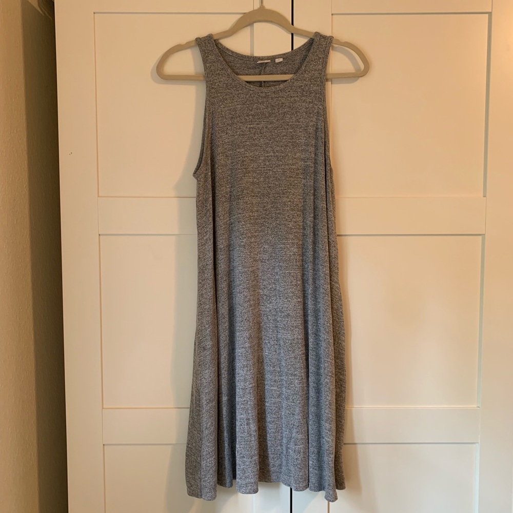 LIKE NEW REALLY COMFY Gap Racerback Grey Dress